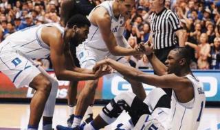 16岁高中生身高2米31